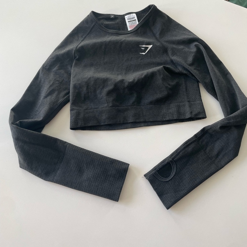 Price is firm 🙏🏻 3 piece set black size small. Gym shark